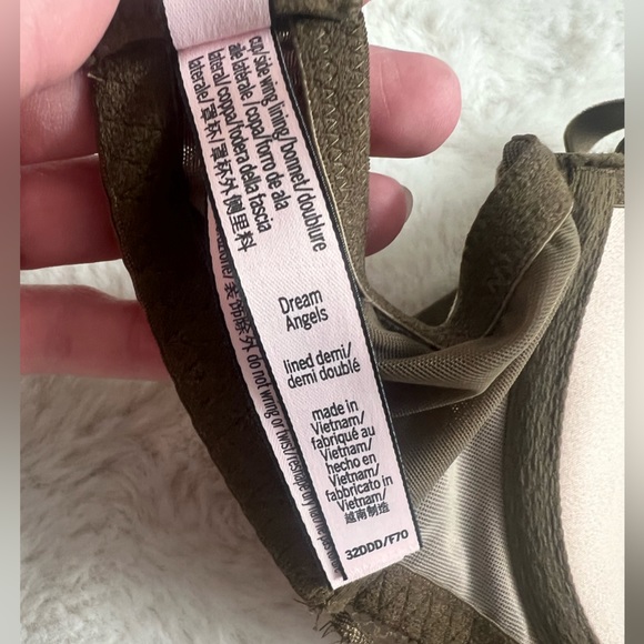 NWOT Victoria’s Secret Dream Angels Lined Demi BRs - Picture 11 of 11